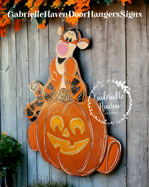 Tigger Fall Pumpkin, 23" height