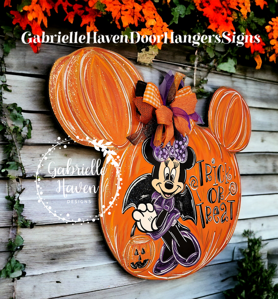 Halloween Minnie Bat on Mickey Jack o Lantern