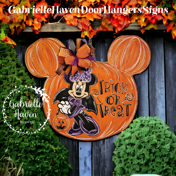 Halloween Minnie Bat on Mickey Jack o Lantern