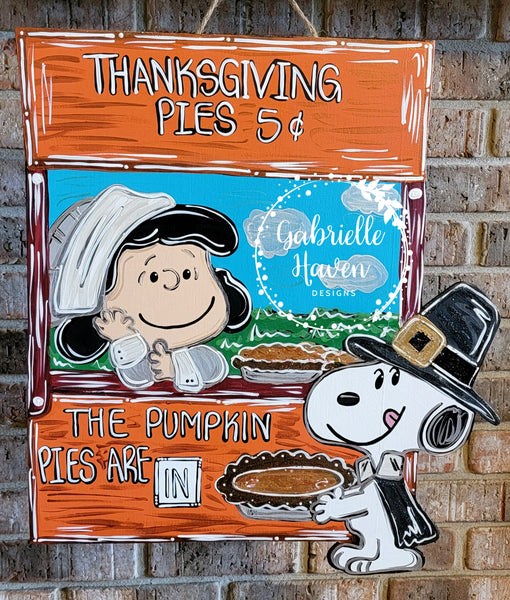 Lucy & Snoopy Thanksgiving Pie Booth