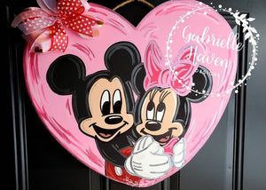 Mickey Minnie Valentine Heart Hug