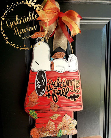 Fall Door Hanger, Fall Autumn Wreath, Snoopy Door Hanger, Welcome Fall Door Sign