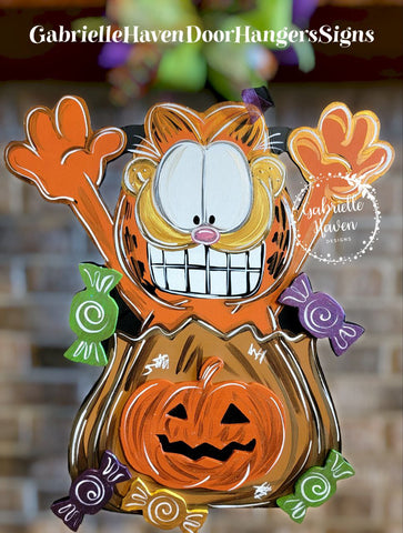 Garfield Halloween Trick or Treat with 3D candy pieces